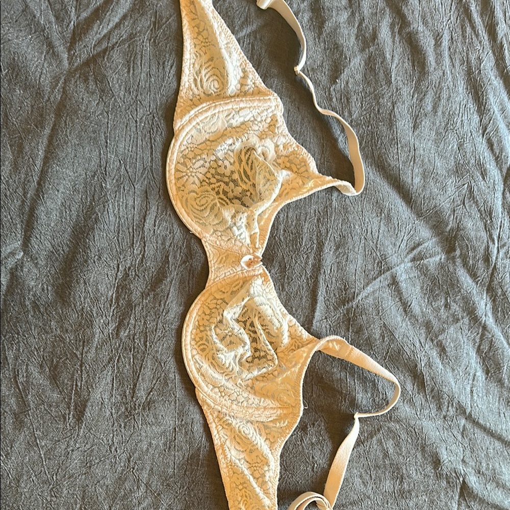 Wacoal Lace Bra in Cream